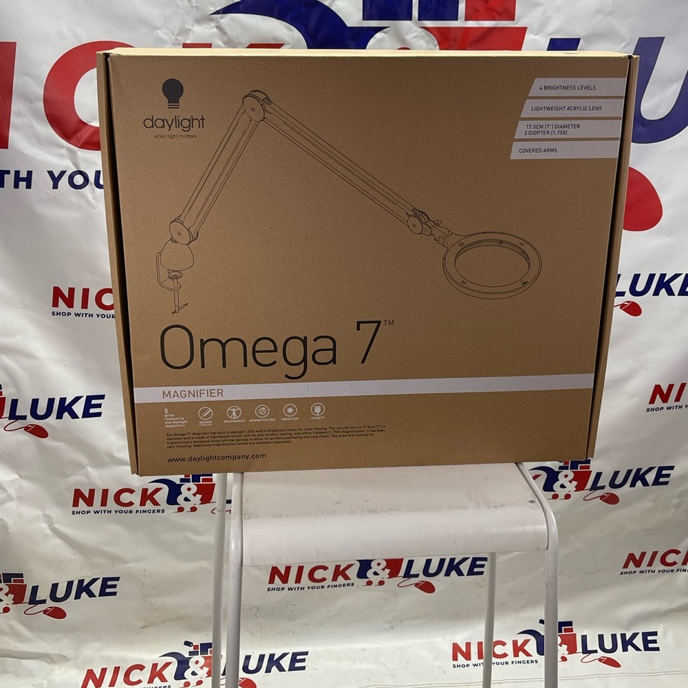 Daylight Omega 7 Magnifier, magnifying lamp, 4 brightness, lightweight, acrylic.
